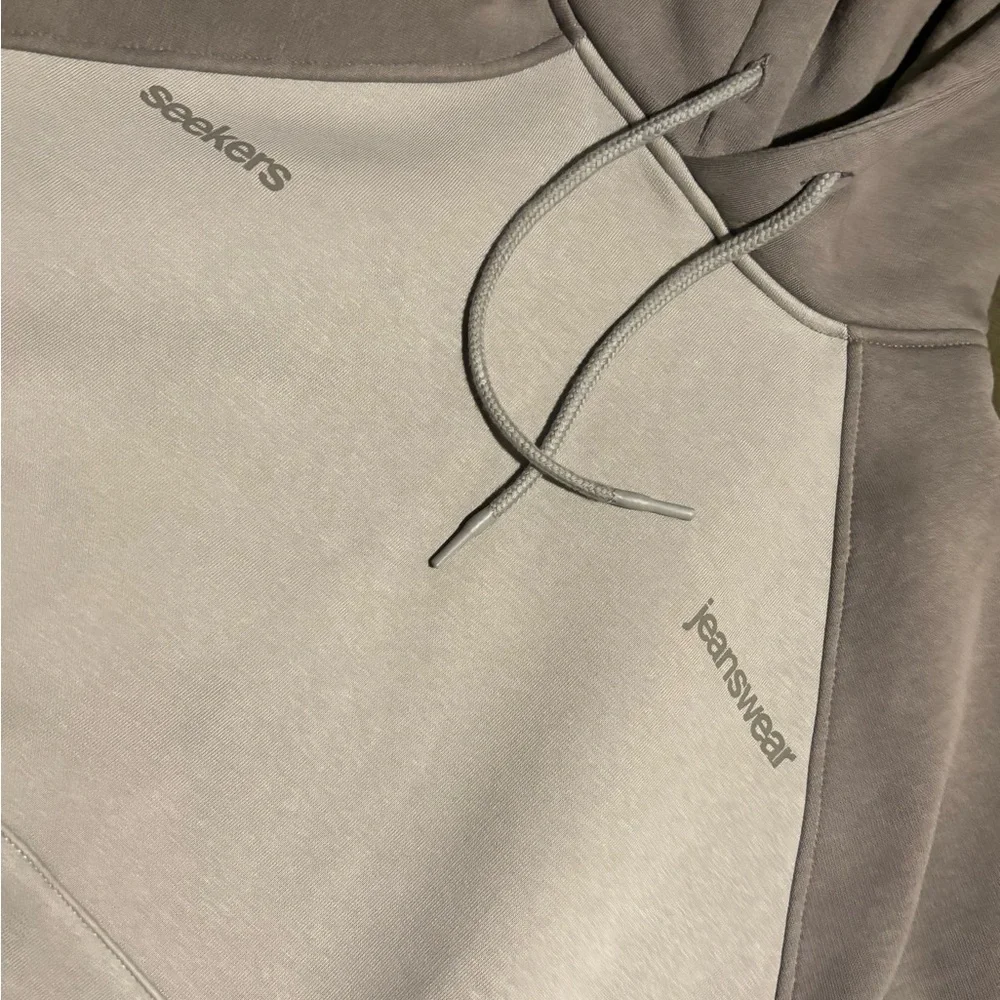 Sisters and seekers hoodie - Picture 4 of 4